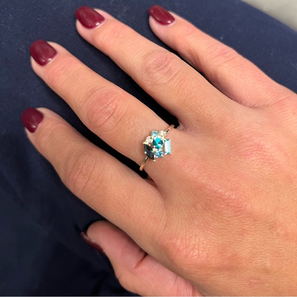 Silver Blue Crystal Ring, Size 9 - Picture 7 of 12